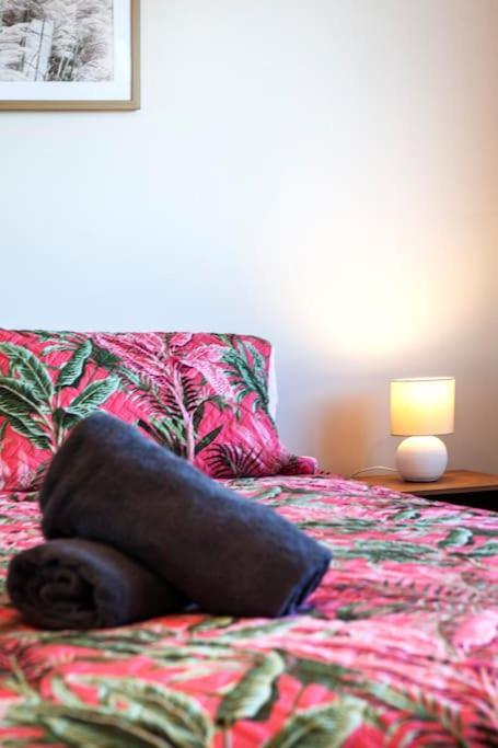 Apartamento Stylish Townhouse With Hot Tub Christchurch Exterior foto